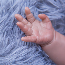 Carregar imagem no visualizador da galeria, Lara com Lacinho na Cabeça (Bebê Reborn Realista) Bebe Reborn Original 