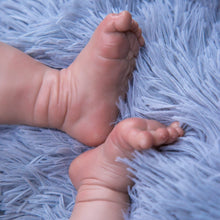 Carregar imagem no visualizador da galeria, Lara com Lacinho na Cabeça (Bebê Reborn Realista) Bebe Reborn Original 